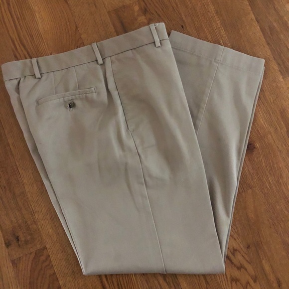 Izod Men’s Chinos 34” X 32” Khaki Pant - Picture 1 of 4